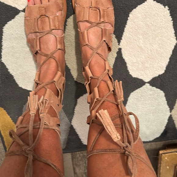 Amazing Free People lace up sandals. Barely worn. - Picture 6 of 6